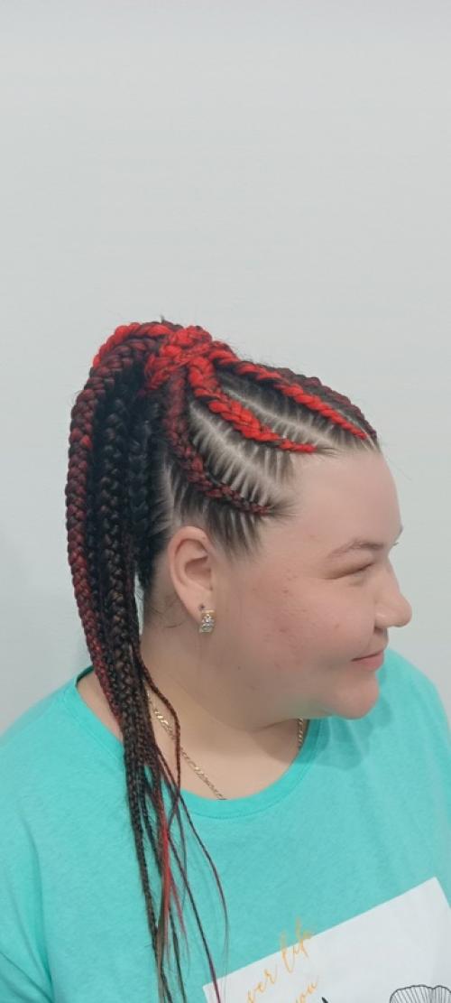 В этом посте хочу рассказать вам о некоторых видах причёсок с косами. 01