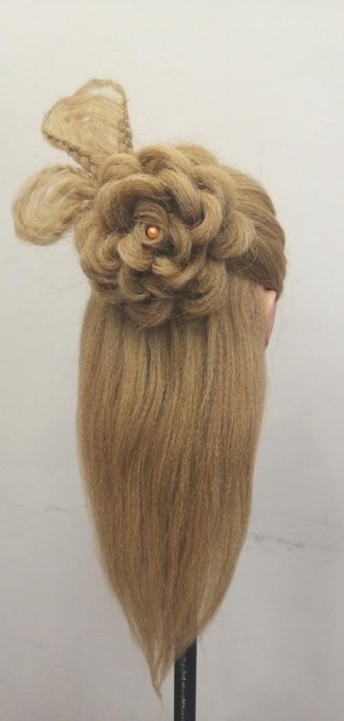 Наша воспитанница Анечка, ей всего 14 лет, уже создает произведения искусств в виде причесок. 05