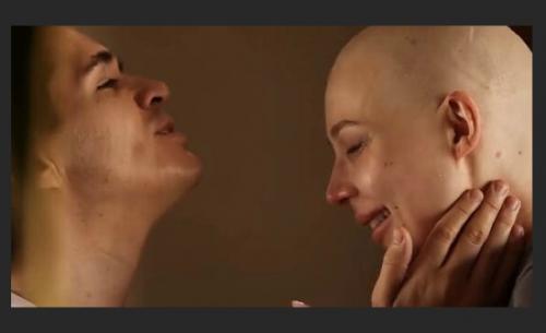 Подлинная Красота не Зависит от Волос: после химиотерапии лерчек самостоятельно сбрила их налысо. 03