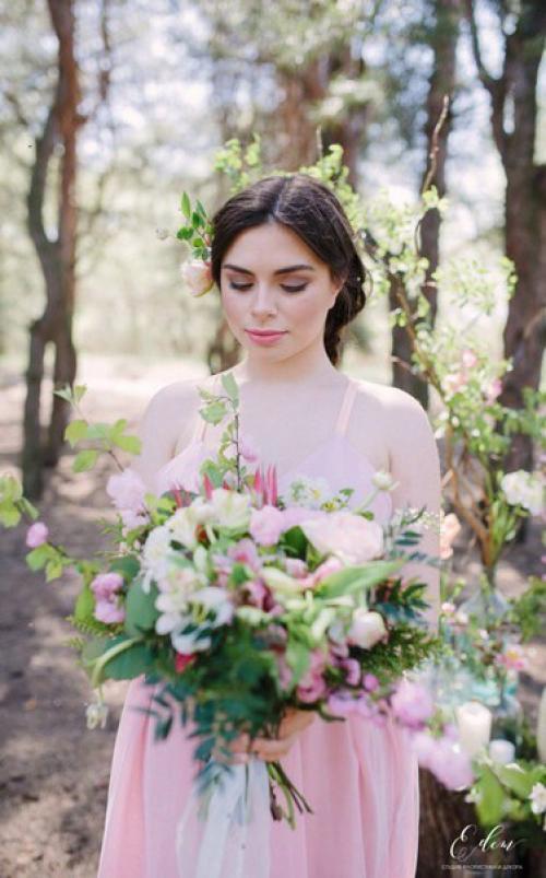 Волшебный день в лесу, пронзительная ясность весеннего неба и звенящие сосны, максимально приближенный к природе декор продуманный до мелочей. 02