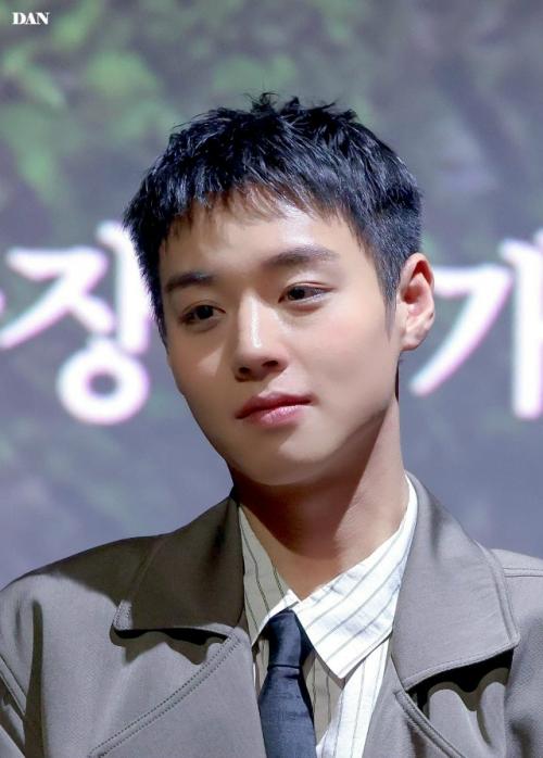 050426: прическа, из-за которой пак джихун чувствовал себя неловко все 8 месяцев съемок. 07