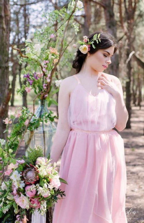 Волшебный день в лесу, пронзительная ясность весеннего неба и звенящие сосны, максимально приближенный к природе декор продуманный до мелочей. 05