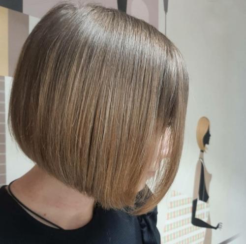 Смелое модное каре в сезоне 2021-2022 года. 01