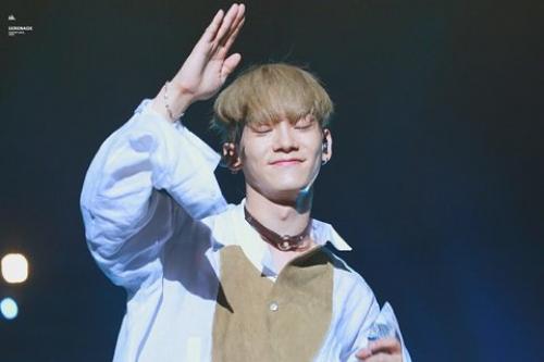 Вам больше нравится чондэ с укладкой вверх или вниз. 02