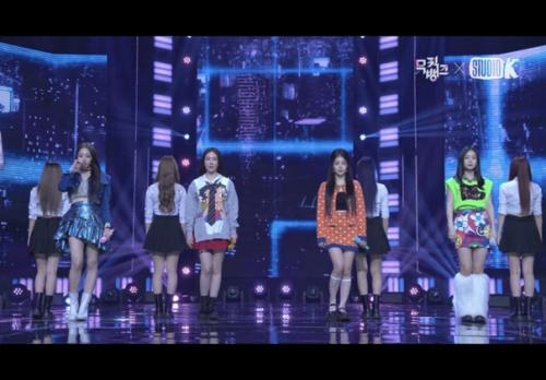 020422: разница между выступлениями айдолов из больших и маленьких компаний. 01