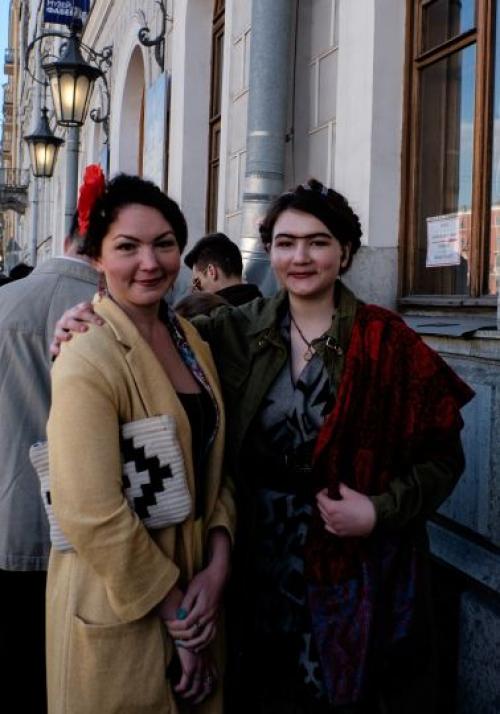 Петербуржцы откликнулись на призыв организаторов выставки работ знаменитой мексиканской художницы прийти в музей в образе Фриды кало. 06