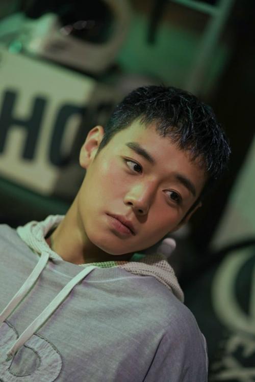 050426: прическа, из-за которой пак джихун чувствовал себя неловко все 8 месяцев съемок. 04