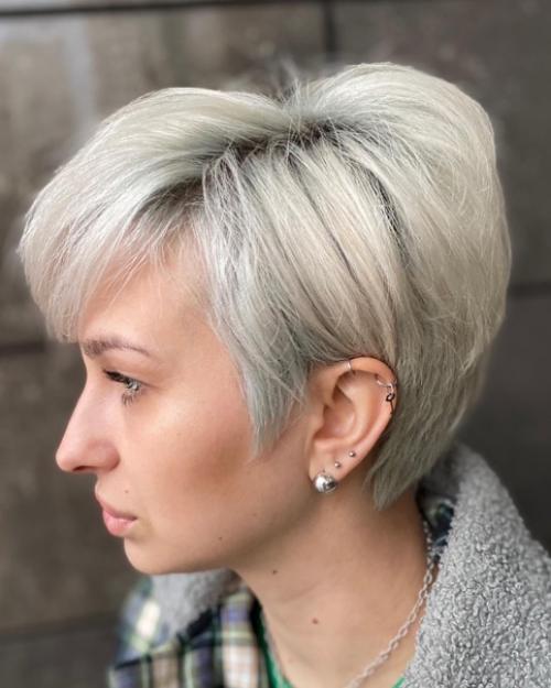 Удлиненная стрижка пикси успела с триумфом завоевать модный мир и покорила женщин всех возрастов своей универсальностью и простотой укладки. 01