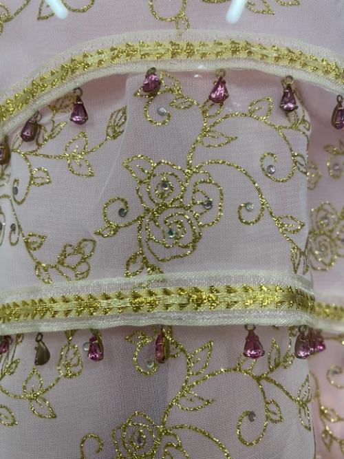 Дореволюционное великолепие стиля карла фаберже вдохновляло художников кукольников не раз. 04