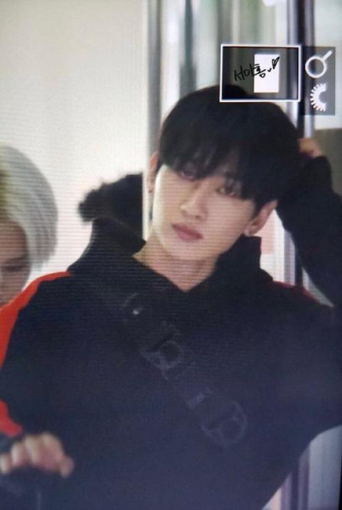 180414 Суджу провели фансайн на 100 человек~. 02