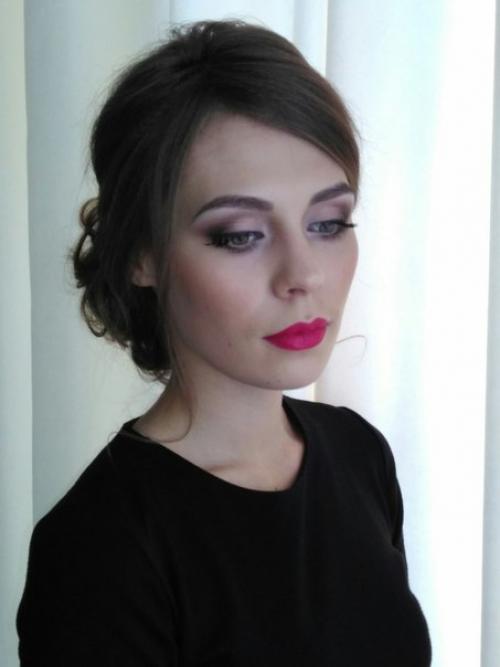 Всем здравствуйте?   Я не сертифицированный мастер по макияжу и причёскам. 08