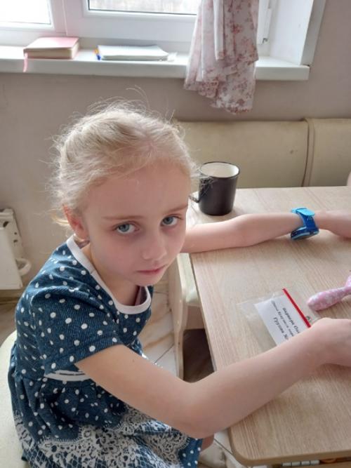 Я много раз говорила: у меня руки не совсем из правильного места растут это касается и детских причёсок, косичек. 01