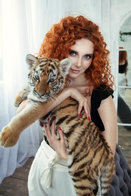 Принимаю заказы на фотосессии с тигренком и львенком на 21-22 апреля! 07