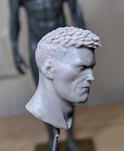 Год назад я делал этого варвара и вспомнил, что у меня где-то были фото процесса лепки его волос. 01