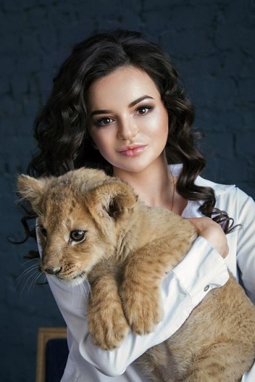 Принимаю заказы на фотосессии с тигренком и львенком на 21-22 апреля! 04