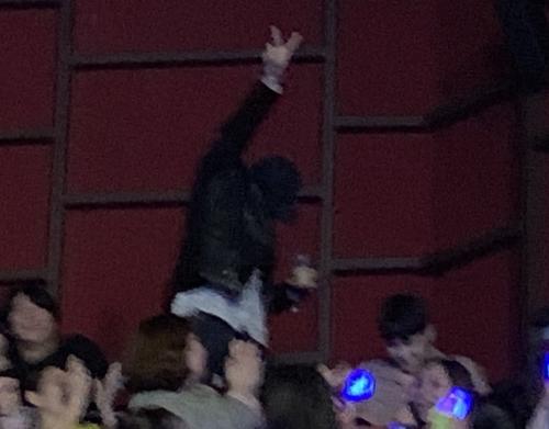 Fanacc@Sujuhandroz. 190505 хичоль на своём разговорном концерте Heetalk: 05 Fanacc@Sujuhandroz. 190505 хичоль на своём разговорном концерте Heetalk: 05