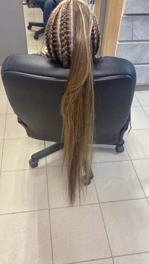 Брейды, сделанные исключительно из своих волос или с очень небольшим количеством канекалона имеют ряд преимуществ: 04 Брейды, сделанные исключительно из своих волос или с очень небольшим количеством канекалона имеют ряд преимуществ: 04