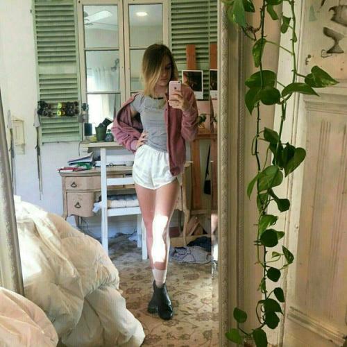 Что должно быть в СУМКЕ у девушки? 01