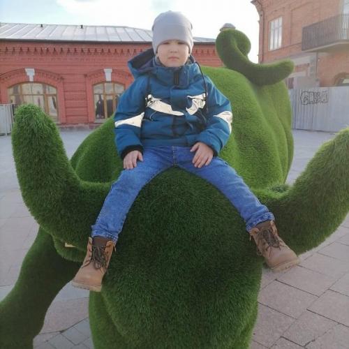 Семейная прогулка по родному и любимому парку. 01 Семейная прогулка по родному и любимому парку. 01