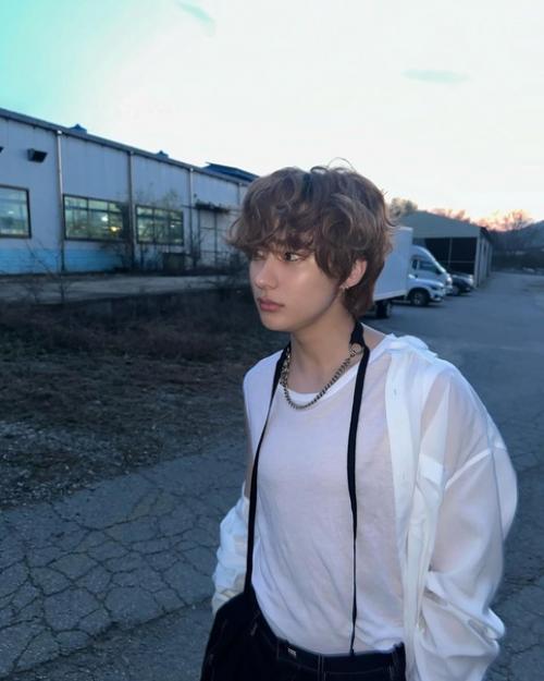 180524: обновление соцсетей Антона из Riize. 03