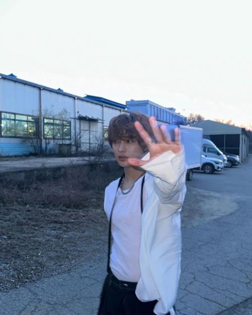 180524: обновление соцсетей Антона из Riize. 01