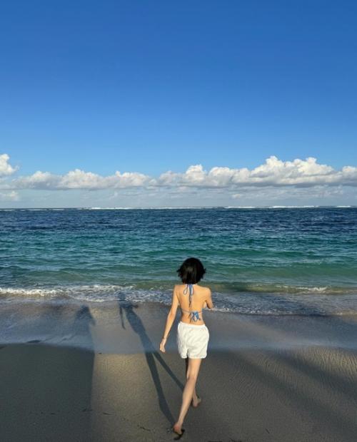 150625: фотографии Квон ынби с Бали. 02