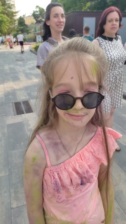 С начала день начинался совсем обыденно, и решили с дочкой пойти в парк. 05