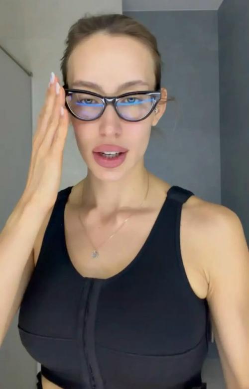 Невеста Тимати Валентина Иванова сделала пластику спустя 9 месяцев после родов - говорит, импланты Поехали во время кормления. 01