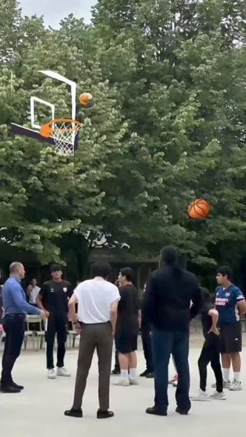 Theqoo фото V из BTS в реальной жизни, посещающего показ мод в Париже. 04 Theqoo фото V из BTS в реальной жизни, посещающего показ мод в Париже. 04