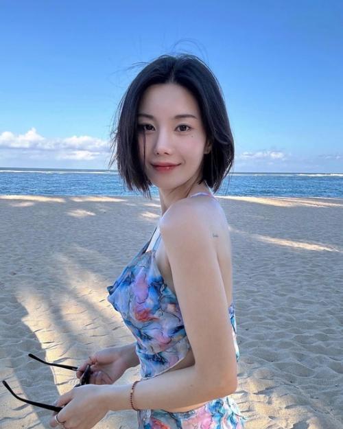 150625: фотографии Квон ынби с Бали. 05