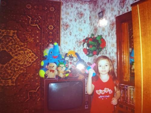 В этом году захотелось немного вернуться в детство и вспомнить себя совсем маленькую. 02