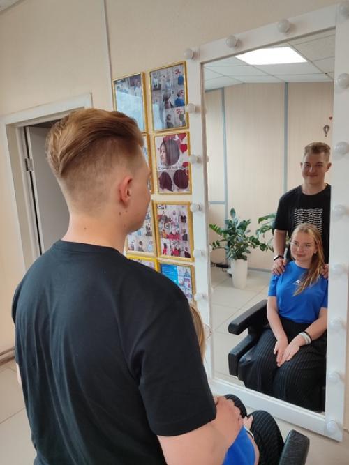 Всех моих друзей поздравляю с праздником жизнелюбия! 02