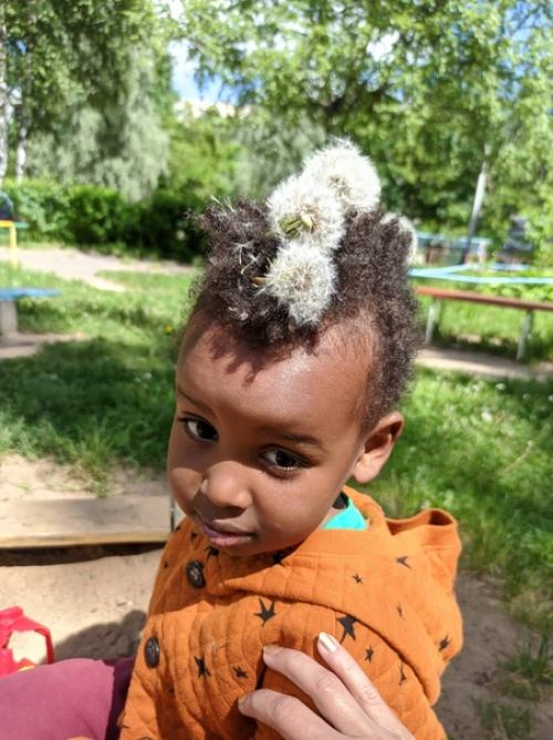 Жаль что мой сын не любит когда в волосы что-то вставляют. 03