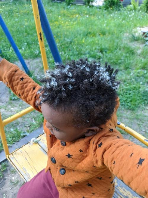 Жаль что мой сын не любит когда в волосы что-то вставляют. 01