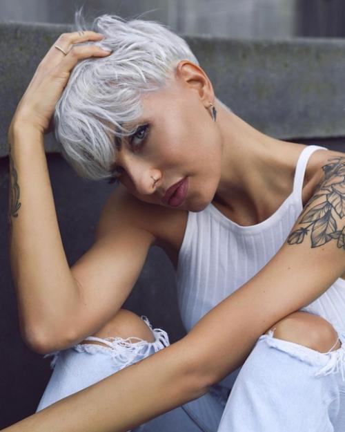 Оцените ее образ от 1 до 10. 03