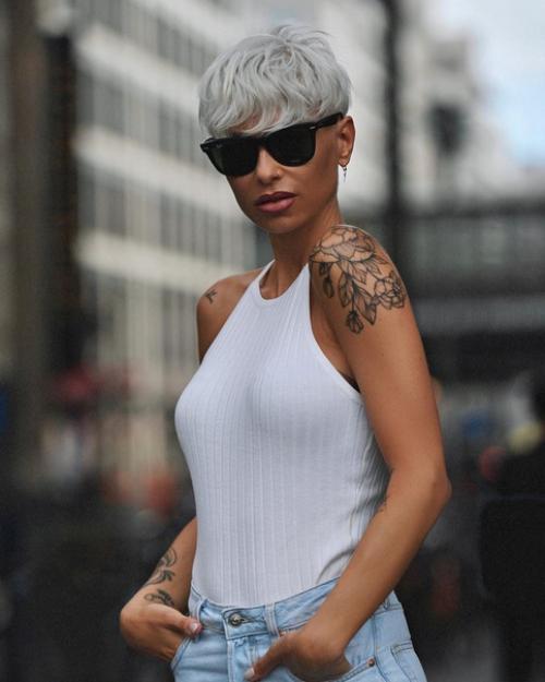 Оцените ее образ от 1 до 10. 02