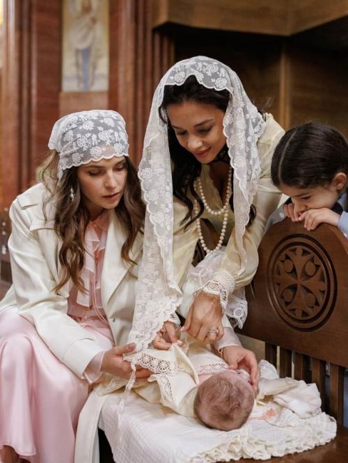 Сарик андреасян и Лиза моряк крестили дочек. 07