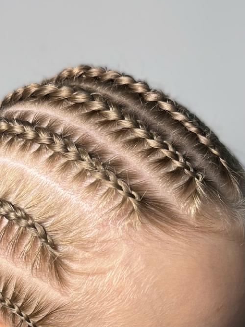 Нужно ли как-то особенно ухаживать за косами на море? 03