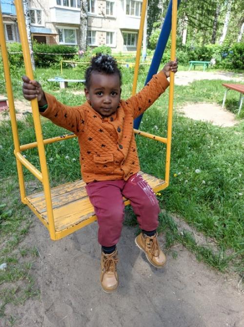 Жаль что мой сын не любит когда в волосы что-то вставляют. 02