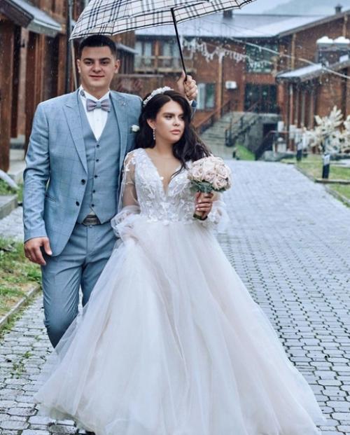 Дождливые свадебные дни. 01