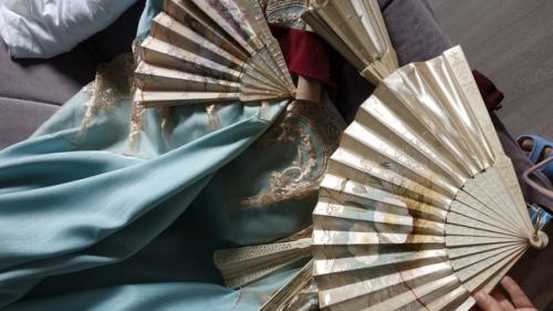 Сборы к балу лучше всего в отличной компании проходят! 03