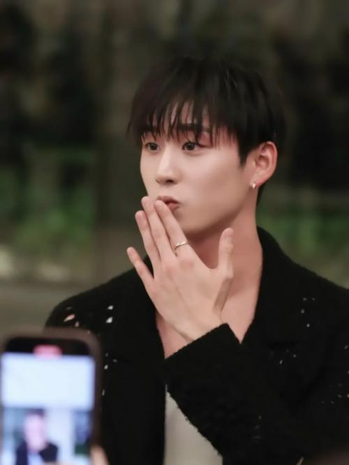 Элегантный эст снова перед вами, ведь я нашел очередную порцию фотографий с разных ракурсов и делюсь ими! 09