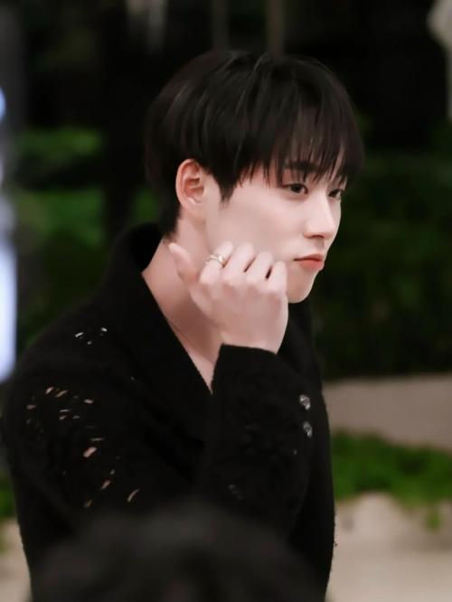 Элегантный эст снова перед вами, ведь я нашел очередную порцию фотографий с разных ракурсов и делюсь ими! 03