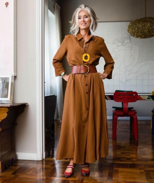 59-Летняя паола марелла - архитектор, агент по недвижимости и телеведущая. 01