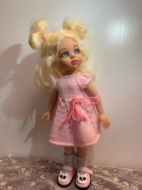 Светочка мечтает встретиться с мамочкой она очень любит наряжаться, менять прически! 01