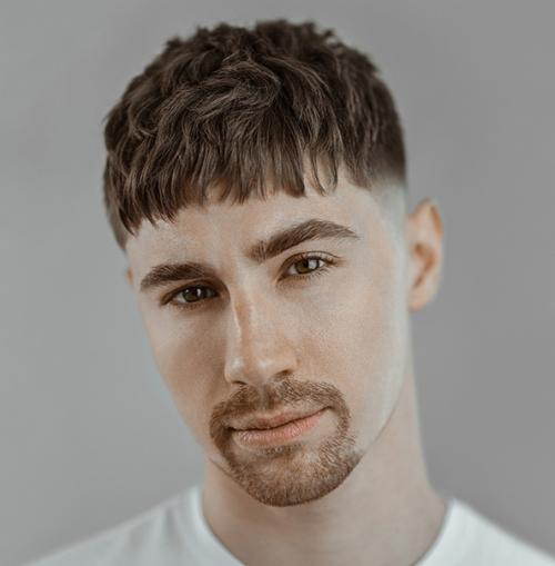 Модные мужские стрижки играют важную роль в создании образа в сезоне 2023-2024. 02 Модные мужские стрижки играют важную роль в создании образа в сезоне 2023-2024. 02