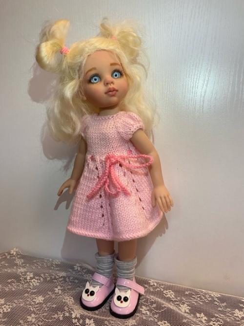 Светочка мечтает встретиться с мамочкой она очень любит наряжаться, менять прически! 03