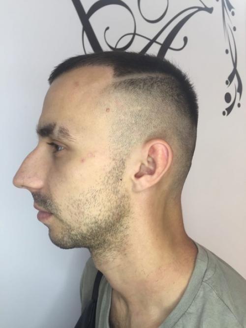 Очень модная тенденция в мужских стрижках - выбритая полоска. 02