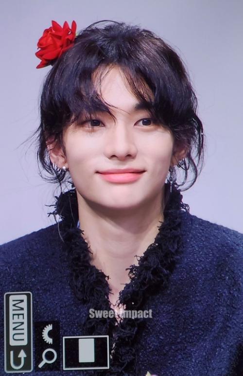 100824: хёнджин действительно красивый. 04 100824: хёнджин действительно красивый. 04