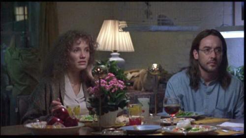 Кэмерон диаз дебютировала в кино в 1994 году - и её первым фильмом стала культовая Маска с Джимом Керри, которая сразу превратила её в звезду. 03 Кэмерон диаз дебютировала в кино в 1994 году - и её первым фильмом стала культовая Маска с Джимом Керри, которая сразу превратила её в звезду. 03